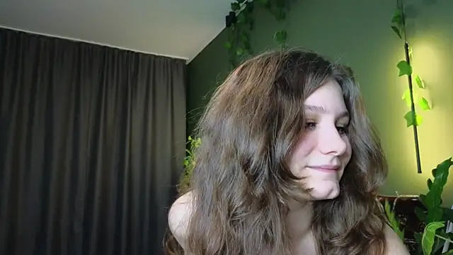 Snapshot of Charlotte_wow chatting on 12-22-24, 08:03 Charlotte wow online show from 12-22-24, 08:03