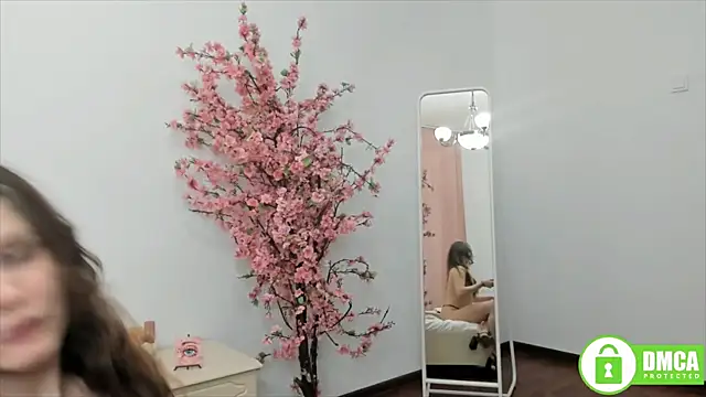 Snapshot of Charlotte_wow chatting on 12-25-24, 07:56 Charlotte wow online show from 12-25-24, 07:56