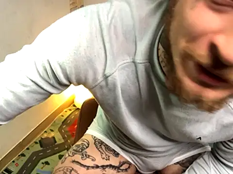 Snapshot of layneinchains chatting on 11-04-25, 08:24 layneinchains online show from 11-04-25, 08:24