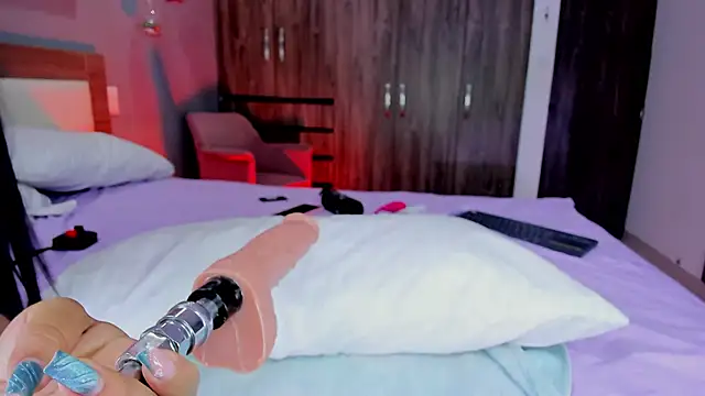 Snapshot of hannnasmith chatting on 01-19-26, 01:53 hannnasmith online show from 01-19-26, 01:53