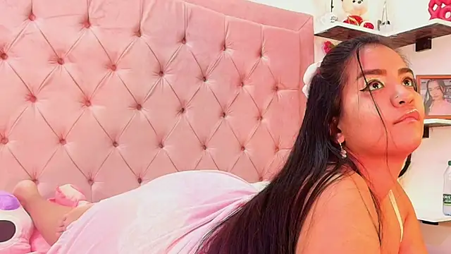 Snapshot of hannnasmith chatting on 02-11-26, 03:33 hannnasmith online show from 02-11-26, 03:33