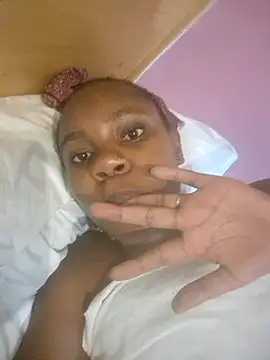 Snapshot of pinkiechebet chatting on 02-04-26, 11:53 pinkiechebet online show from 02-04-26, 11:53