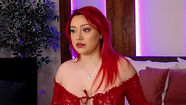 Snapshot of EmyHilton chatting on 03-08-25, 05:59 EmyHilton online show from 03-08-25, 05:59