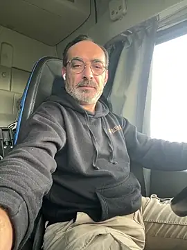 Snapshot of dzhakar chatting on 12-19-25, 12:34 dzhakar online show from 12-19-25, 12:34