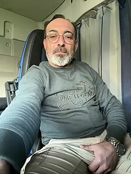 Snapshot of dzhakar chatting on 02-14-26, 09:28 dzhakar online show from 02-14-26, 09:28