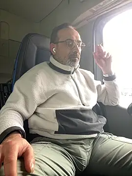 Snapshot of dzhakar chatting on 02-16-26, 11:28 dzhakar online show from 02-16-26, 11:28