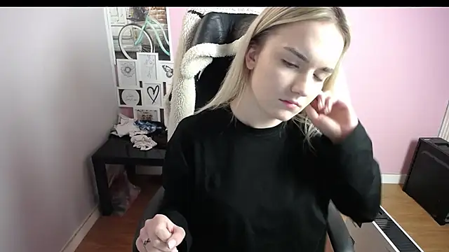 viktoria lovely online show from 12-19-25, 12:45