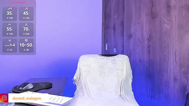 Snapshot of Demian_cute18 chatting on 10-01-25, 11:33 Demian cute18 online show from 10-01-25, 11:33