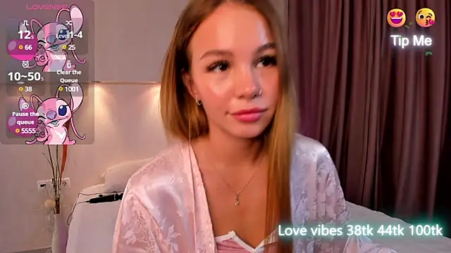 Snapshot of Tracy-Taylor chatting on 03-01-25, 11:17 Tracy-Taylor online show from 03-01-25, 11:17