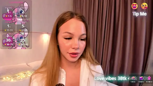 Snapshot of Tracy-Taylor chatting on 03-06-25, 12:21 Tracy-Taylor online show from 03-06-25, 12:21