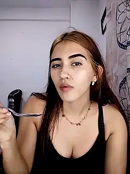 Snapshot of karol_cortes_18 chatting on 12-05-24, 11:40 karol cortes 18 online show from 12-05-24, 11:40