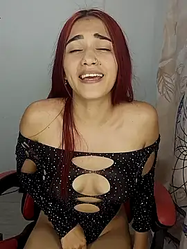 Snapshot of karol_cortes_18 chatting on 02-06-25, 12:33 karol cortes 18 online show from 02-06-25, 12:33