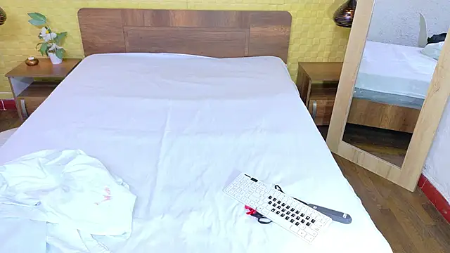 Snapshot of Mrs_booty chatting on 10-07-25, 02:14 Mrs booty online show from 10-07-25, 02:14