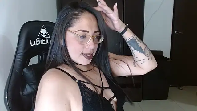 natashasmithe online show from 10-15-25, 01:17