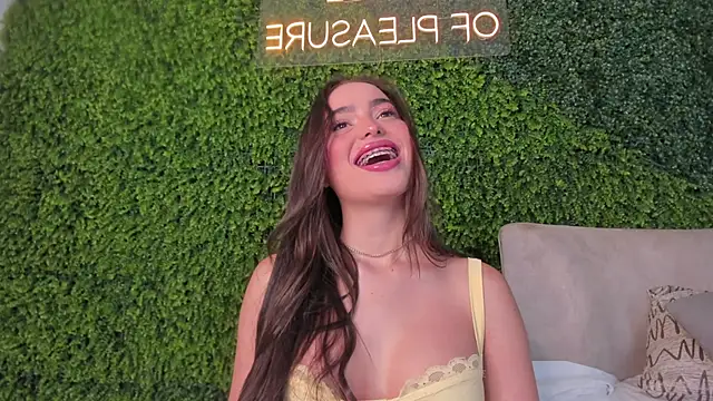 Snapshot of Abby-me chatting on 02-07-25, 11:56 Abby-me online show from 02-07-25, 11:56