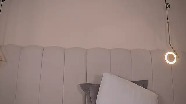 Snapshot of Abby-me chatting on 10-19-25, 12:50 Abby-me online show from 10-19-25, 12:50