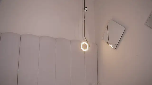 Snapshot of Abby-me chatting on 10-21-25, 12:39 Abby-me online show from 10-21-25, 12:39