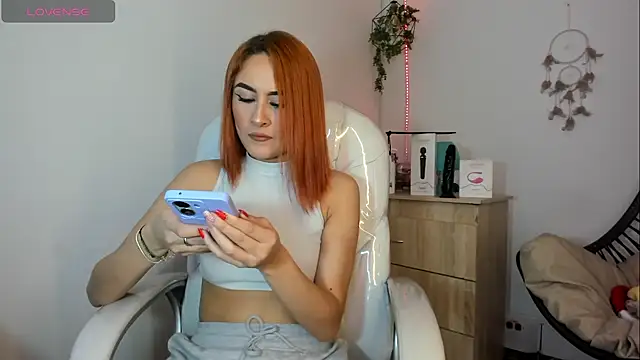 Snapshot of Tiarha chatting on 12-04-24, 04:54 Tiarha online show from 12-04-24, 04:54