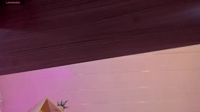 Snapshot of Tiarha chatting on 01-24-25, 07:51 Tiarha online show from 01-24-25, 07:51