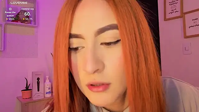 Snapshot of Tiarha chatting on 10-24-25, 04:31 Tiarha online show from 10-24-25, 04:31