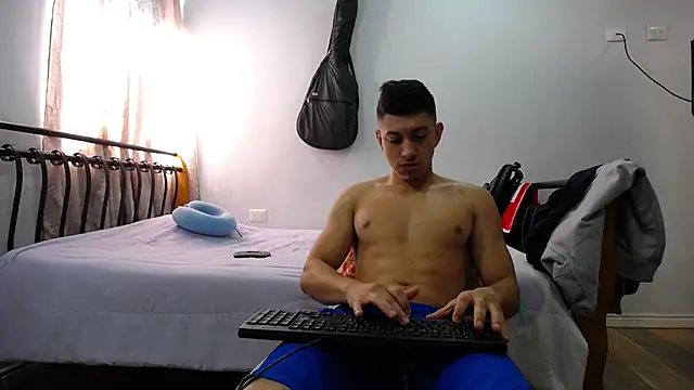 Snapshot of Iam_yourbabyprincess_XD chatting on 01-13-25, 02:53 Iam yourbabyprincess XD online show from 01-13-25, 02:53