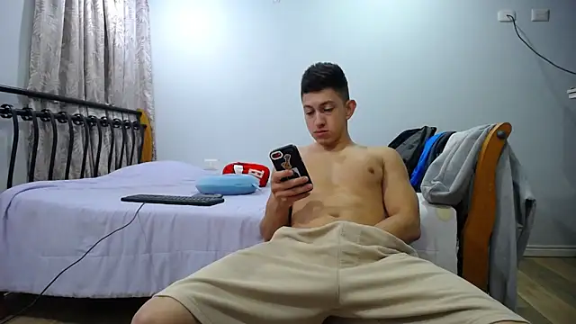 Snapshot of Iam_yourbabyprincess_XD chatting on 02-11-25, 05:26 Iam yourbabyprincess XD online show from 02-11-25, 05:26