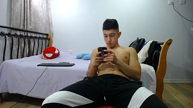 Snapshot of Iam_yourbabyprincess_XD chatting on 02-20-25, 05:33 Iam yourbabyprincess XD online show from 02-20-25, 05:33