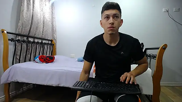 Snapshot of Iam_yourbabyprincess_XD chatting on 02-23-25, 12:41 Iam yourbabyprincess XD online show from 02-23-25, 12:41