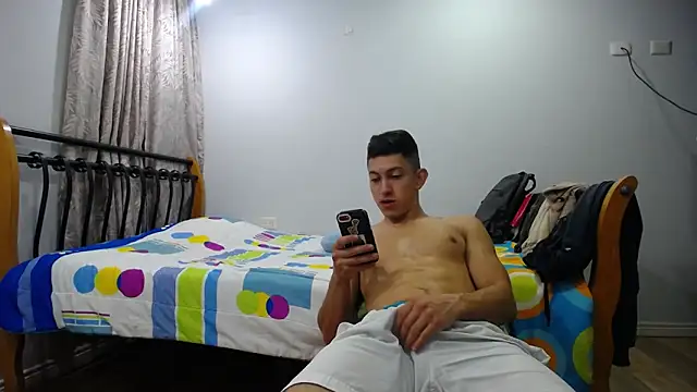 Snapshot of Iam_yourbabyprincess_XD chatting on 03-04-25, 05:00 Iam yourbabyprincess XD online show from 03-04-25, 05:00