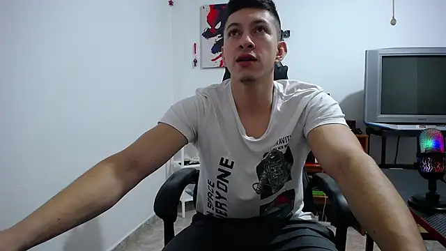 Snapshot of Iam_yourbabyprincess_XD chatting on 10-31-25, 11:06 Iam yourbabyprincess XD online show from 10-31-25, 11:06