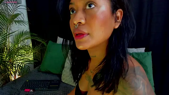 JulianaMiller online show from 06-28-26, 05:13