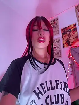 Hot sophie  online show from 05-25-26, 01:44