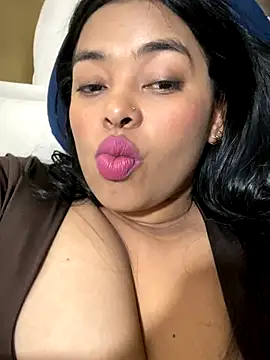 Snapshot of PUSHYLATE chatting on 12-21-25, 05:03 PUSHYLATE online show from 12-21-25, 05:03