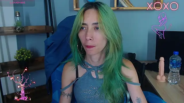 Snapshot of Erika_Stevens chatting on 10-22-25, 12:11 Erika Stevens online show from 10-22-25, 12:11