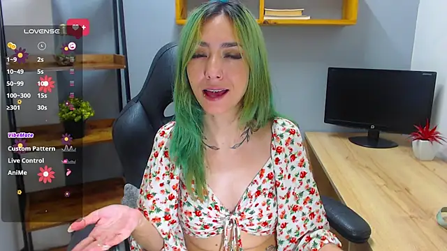 Snapshot of Erika_Stevens chatting on 10-31-25, 03:02 Erika Stevens online show from 10-31-25, 03:02