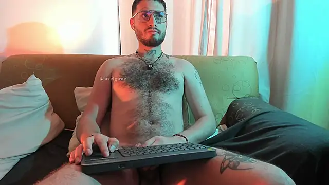 axel giracr online show from 04-04-26, 06:49