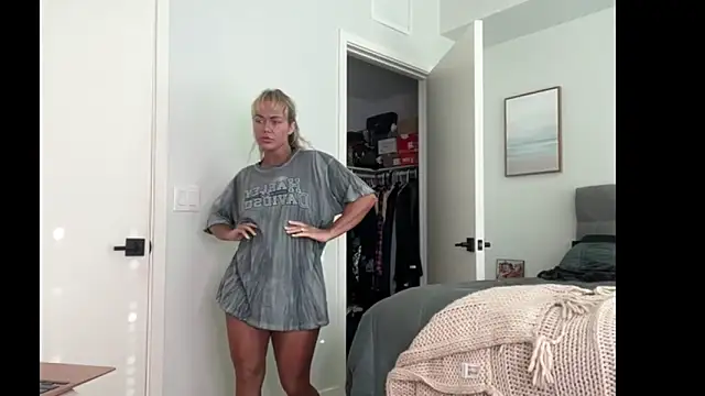 Snapshot of ElenaErickson chatting on 05-17-26, 12:19 ElenaErickson online show from 05-17-26, 12:19