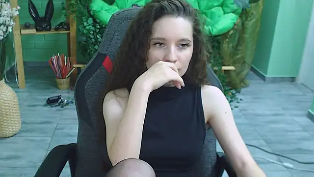 Miss Barbara  online show from 02-20-25, 10:48