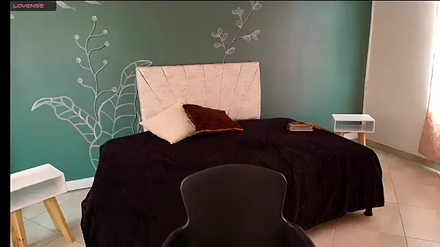 Snapshot of MariamCute_ chatting on 12-23-24, 07:41 MariamCute online show from 12-23-24, 07:41