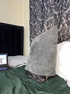 Sexy barb2 online show from 02-12-26, 07:09