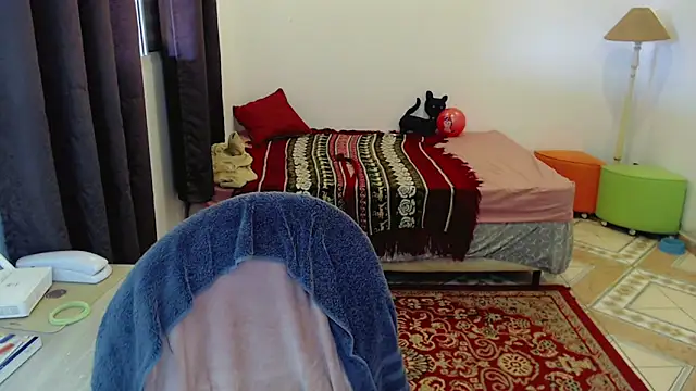 Sophie Fantasys online show from 04-18-26, 07:07