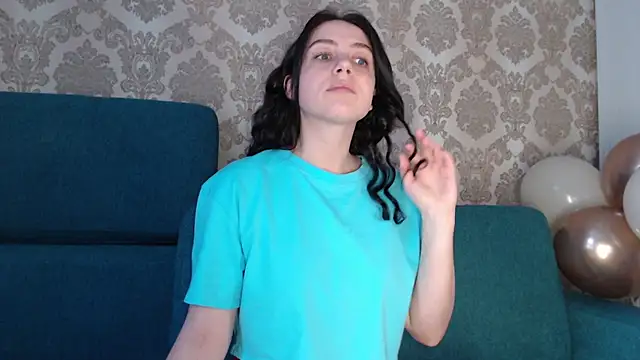 Snapshot of Louise_Lavender chatting on 03-03-25, 10:28 Louise Lavender online show from 03-03-25, 10:28