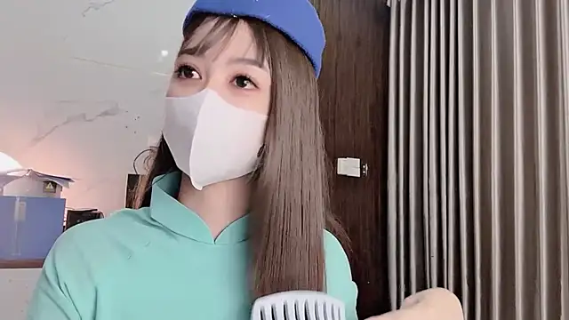 Mono-Stewardesss online show from 10-19-25, 03:01