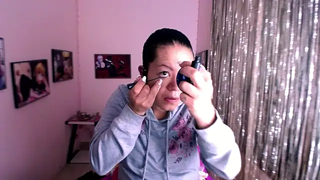 Snapshot of Cristal_w chatting on 02-04-25, 12:55 Cristal w online show from 02-04-25, 12:55