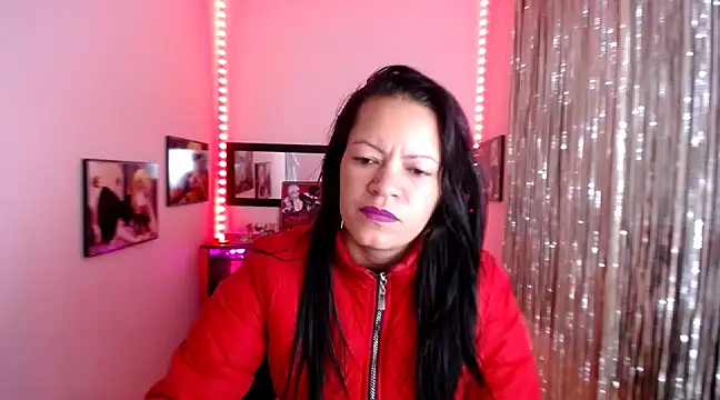 Snapshot of Cristal_w chatting on 03-12-25, 04:24 Cristal w online show from 03-12-25, 04:24