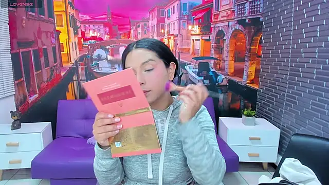 Snapshot of Small_naughty_ chatting on 11-11-25, 01:44 Small naughty online show from 11-11-25, 01:44