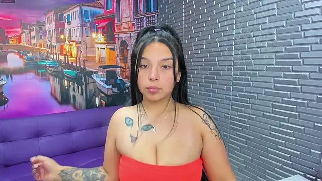 Snapshot of Small_naughty_ chatting on 12-16-25, 01:38 Small naughty online show from 12-16-25, 01:38