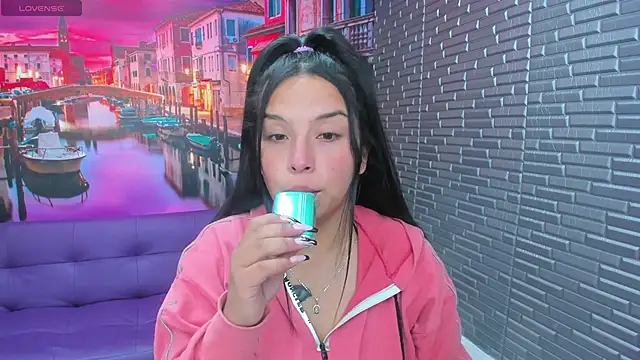 Snapshot of Small_naughty_ chatting on 12-17-25, 01:39 Small naughty online show from 12-17-25, 01:39