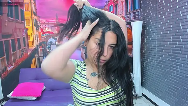 Snapshot of Small_naughty_ chatting on 01-10-26, 01:46 Small naughty online show from 01-10-26, 01:46