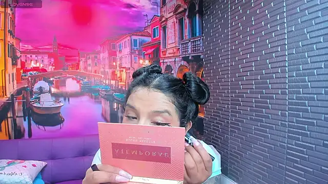 Snapshot of Small_naughty_ chatting on 02-07-26, 01:37 Small naughty online show from 02-07-26, 01:37